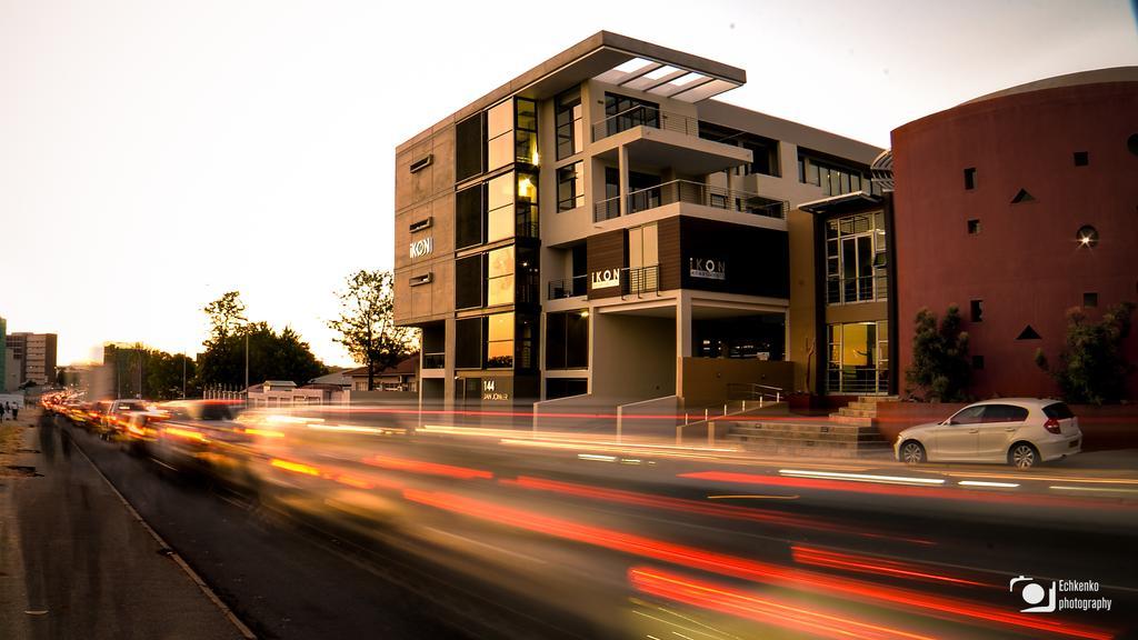 Ikon Self Catering Apartment Windhoek Exterior photo